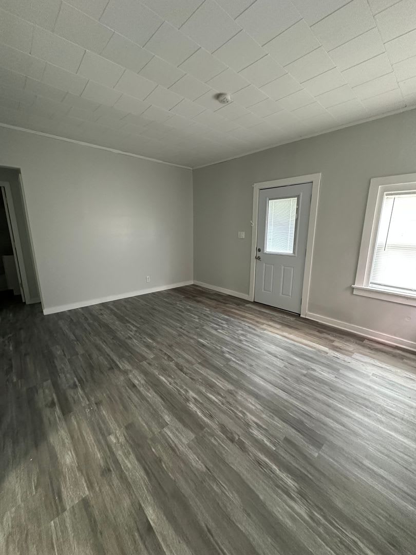 1547 32nd St. NE – photo 2