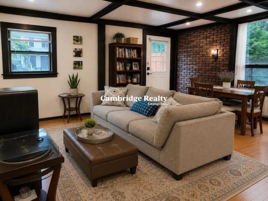 8 Locke St. – photo 4