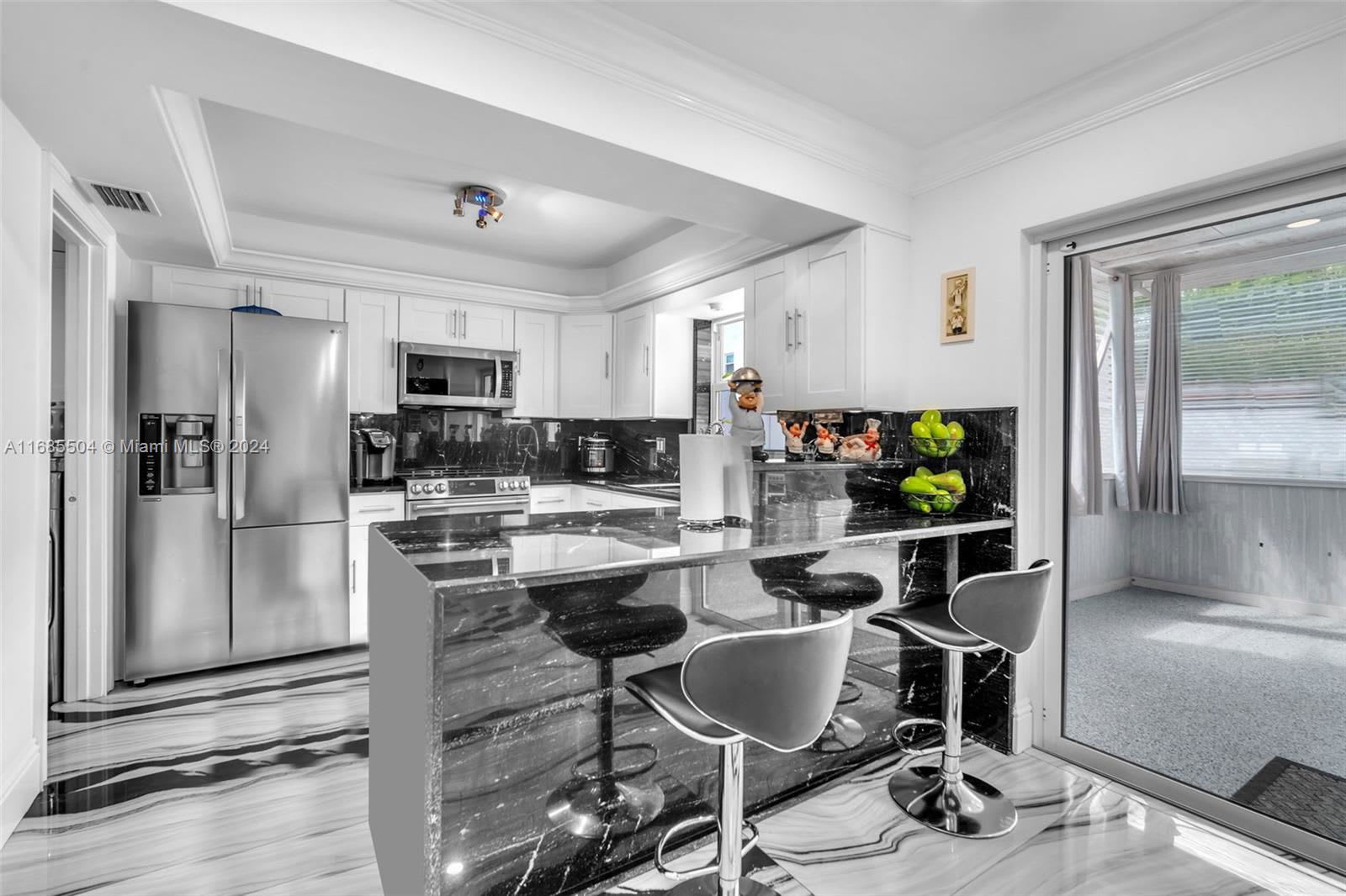 835 Northwest 41st Court – photo 5