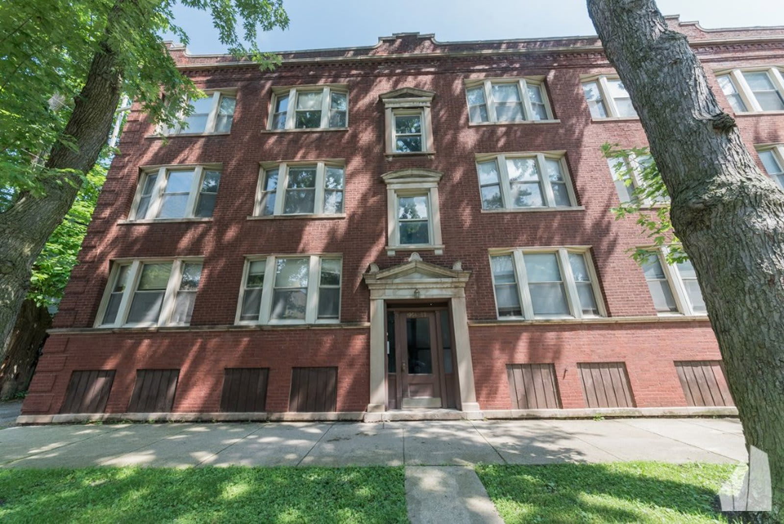 1940 West Winona Street – photo 1