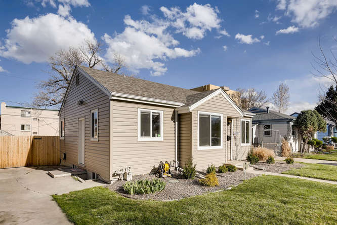 1370 Xanthia St – photo 3