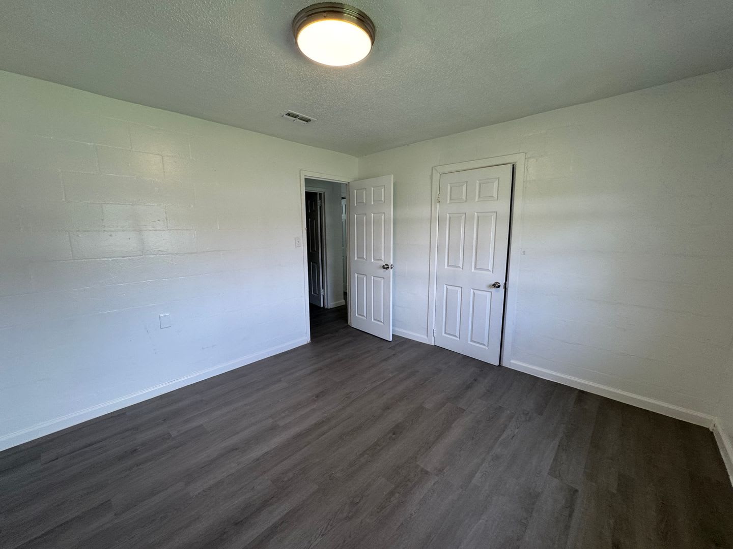 Newly Renovated 2 Bedroom Brick Apartment near Downtown Live Oak – photo 5
