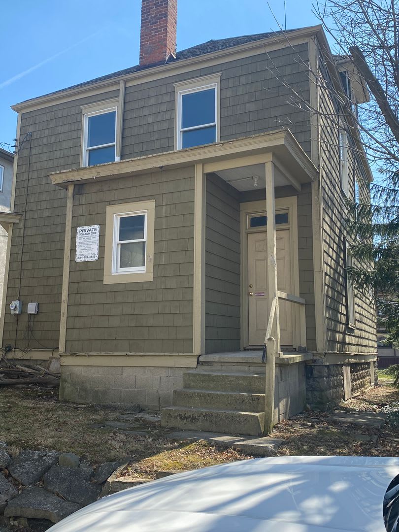 4 bedroom 2 full bath House – photo 1