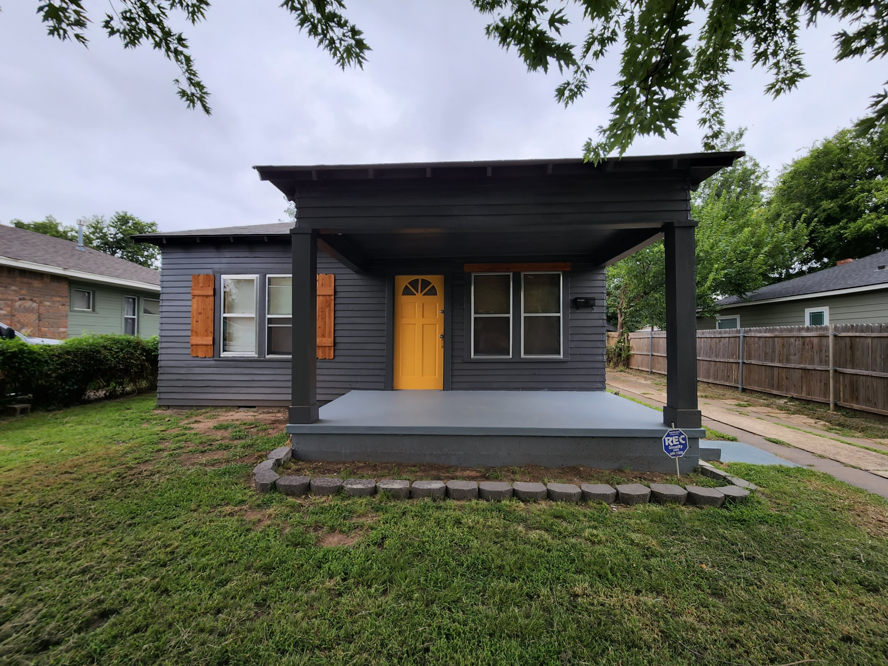 1946 Northwest 15Th Streetmain House – photo 1