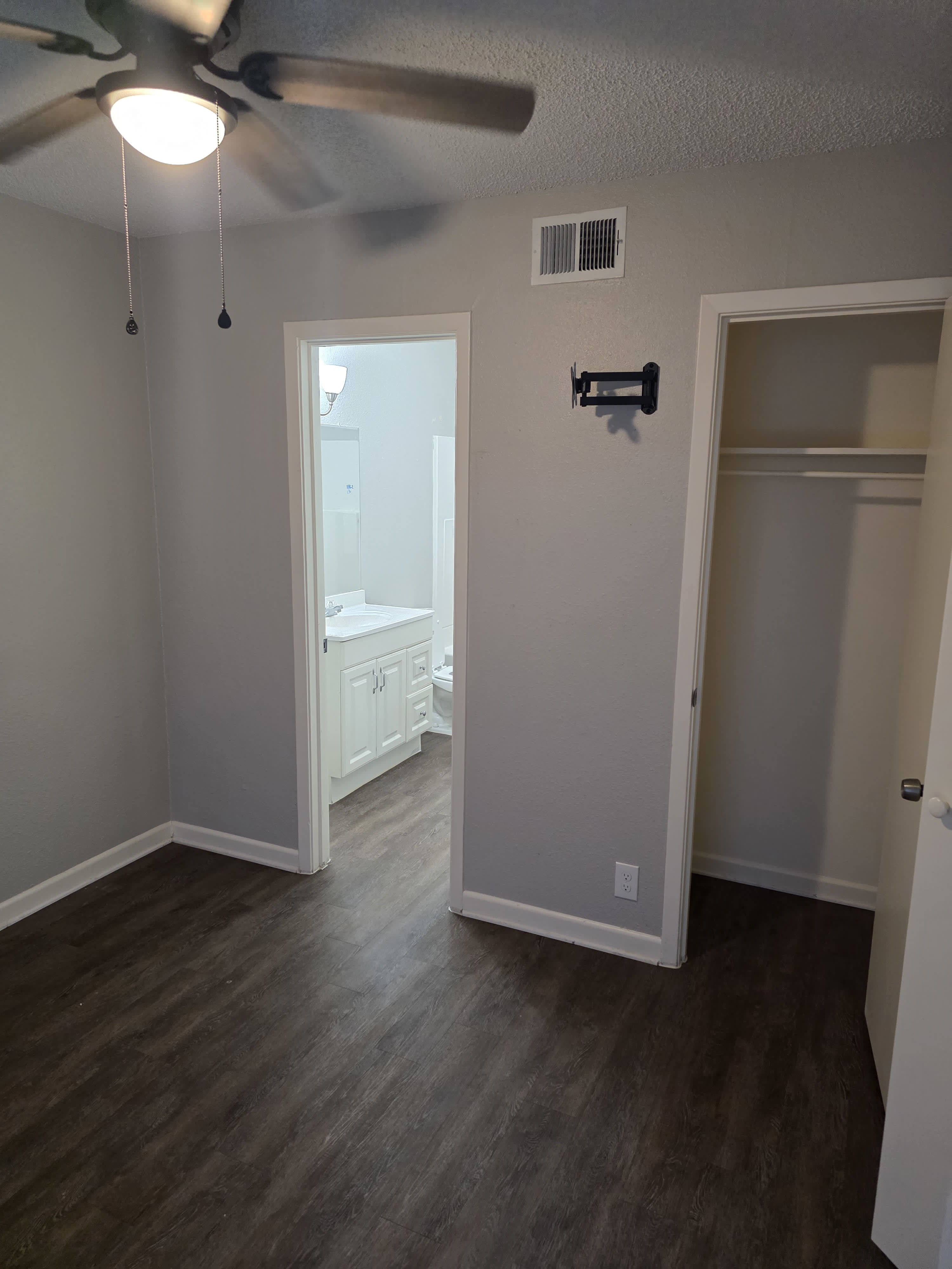 202 Jackson St – photo 3