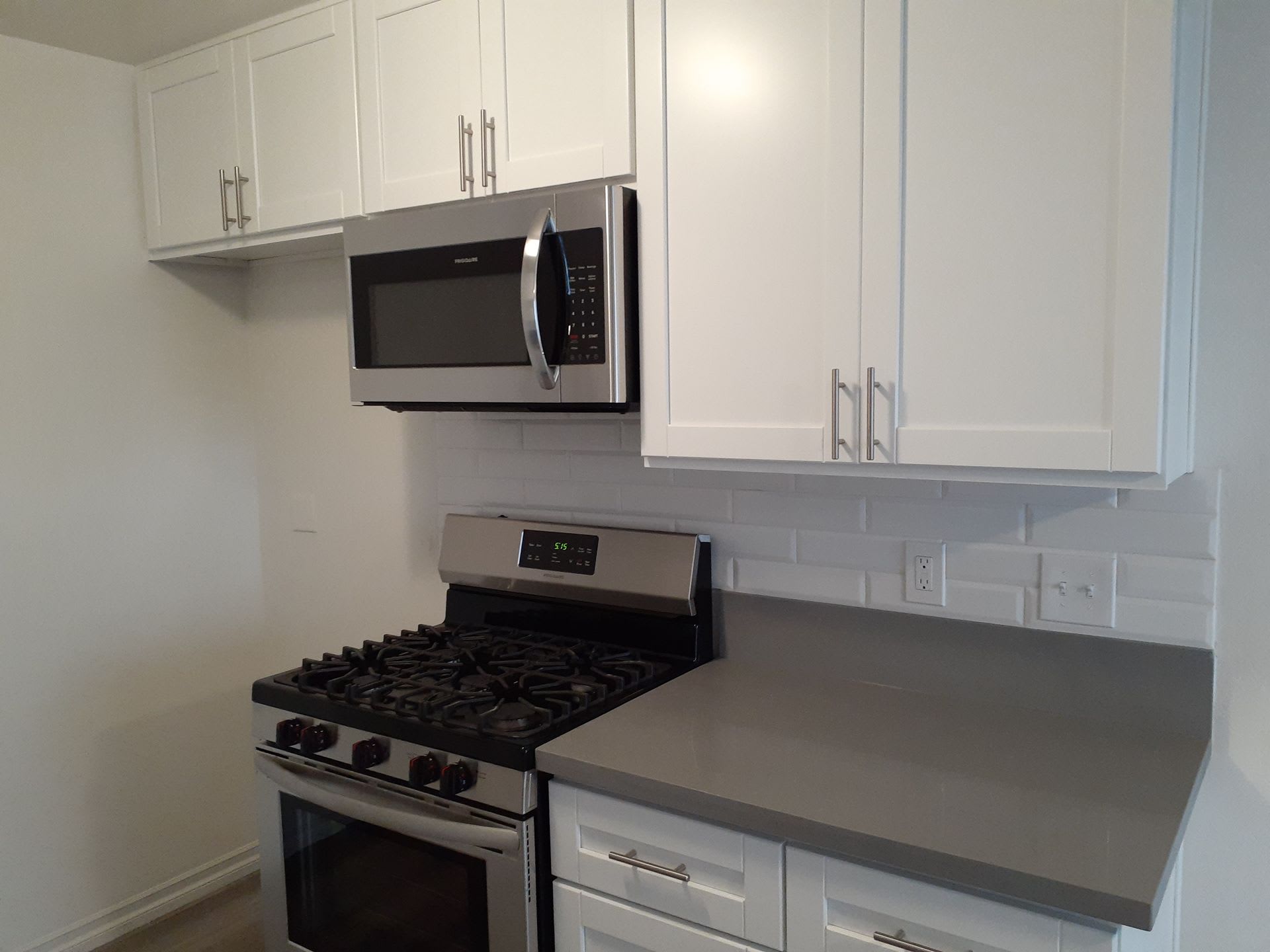 2 bedroom 1 bath for rent in Newport Beach – photo 5
