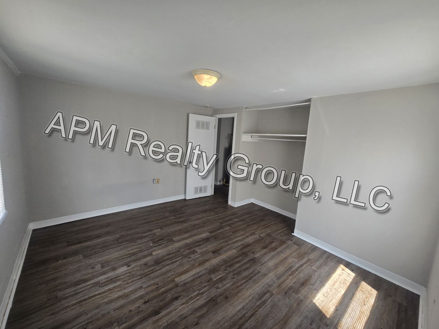 Two bedroom apartment off Colonial Drive – photo 4