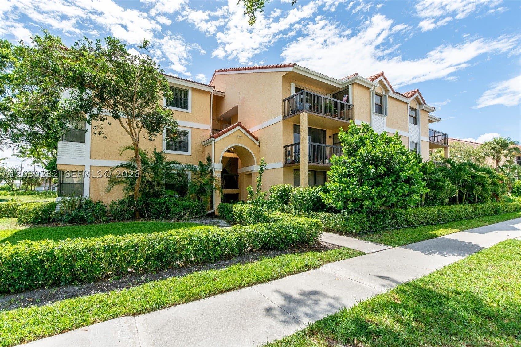 5721 Riverside Dr – photo 2