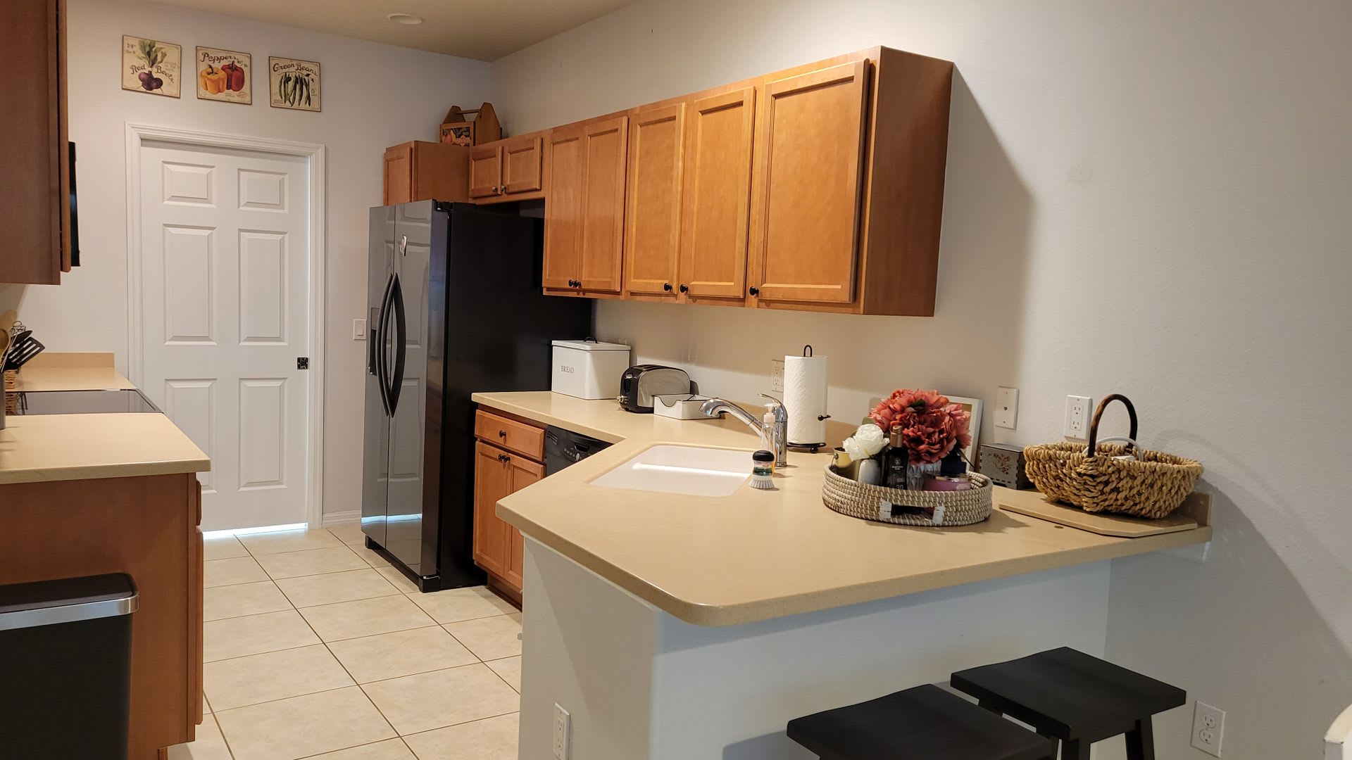 Seasonal Only 3 Bedroom 2 1 2 Bath Townhome Off University Parkway With Water View – photo 4