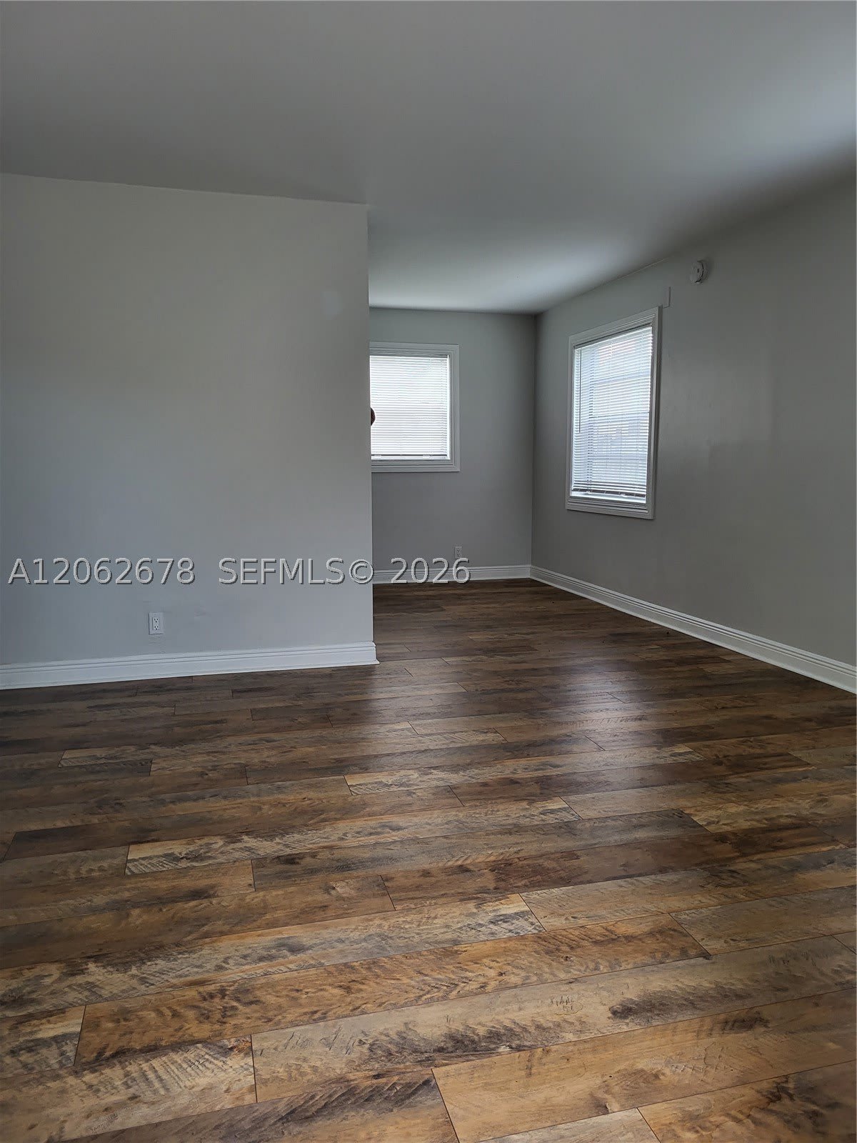 35 NE 13th St – photo 2