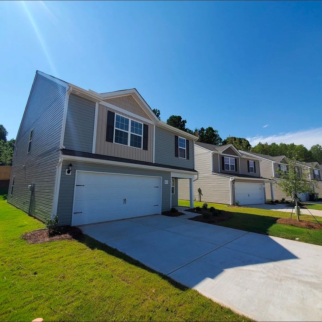 Room in 4 Bedroom Home at Creedmore Hills Dr – photo 1