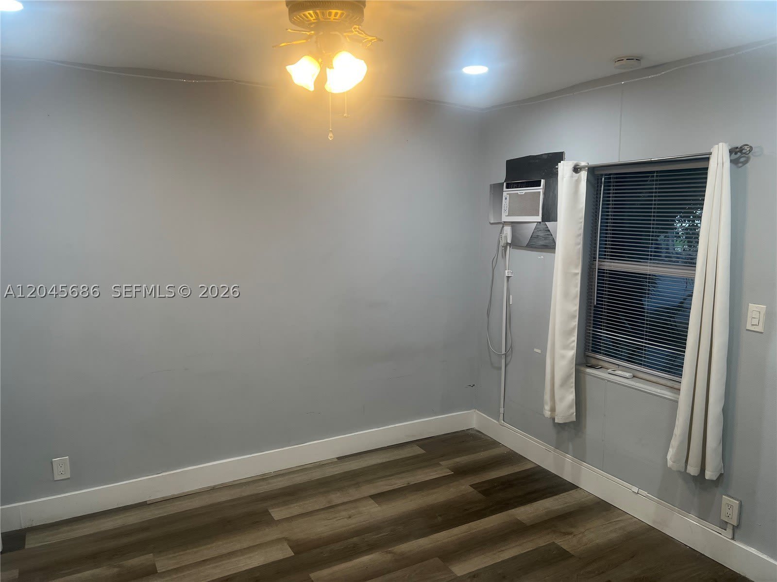 2118 N 19Th Ave – photo 2