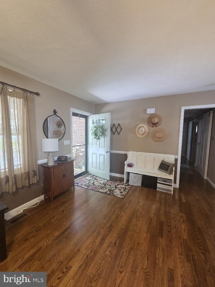 3201 LAKEVIEW Parkway – photo 5