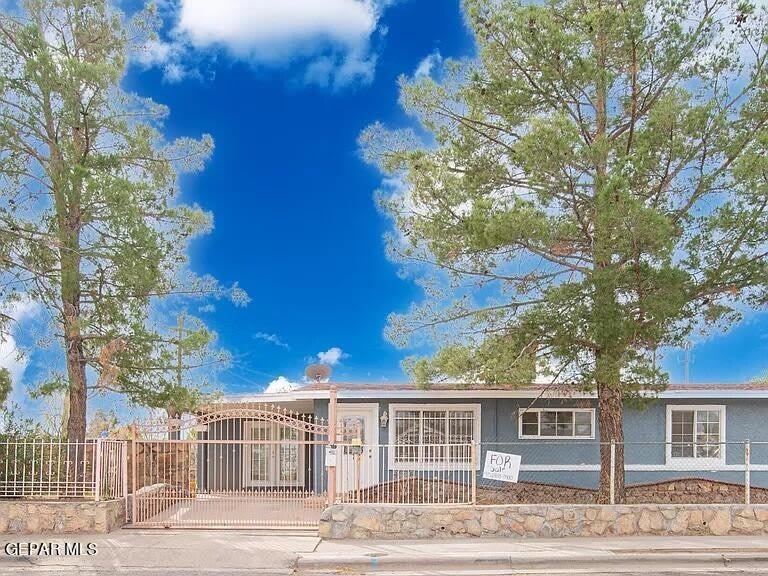 7632 Franklin Drive – photo 1