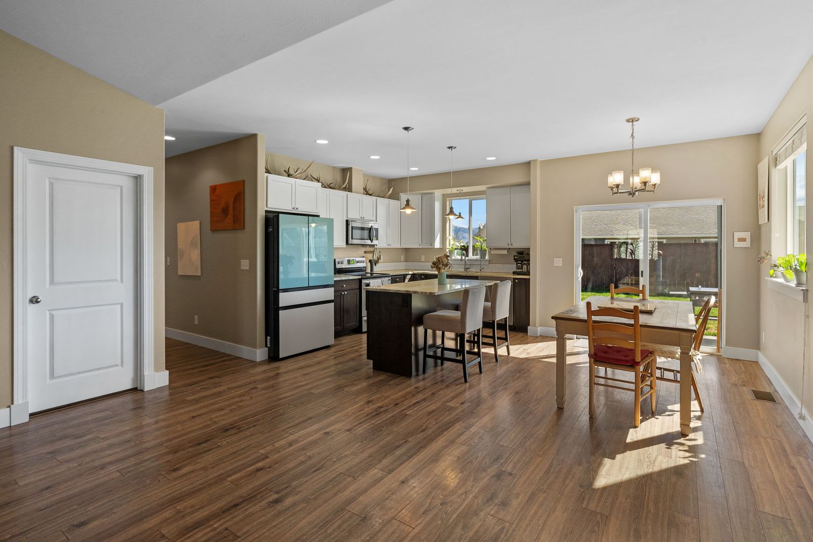 Gorgeous 4 Bedroom Home in Ryen Glenn – photo 5