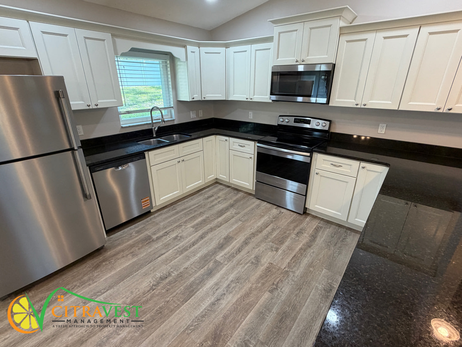 2495 W Landmark Dr – photo 3