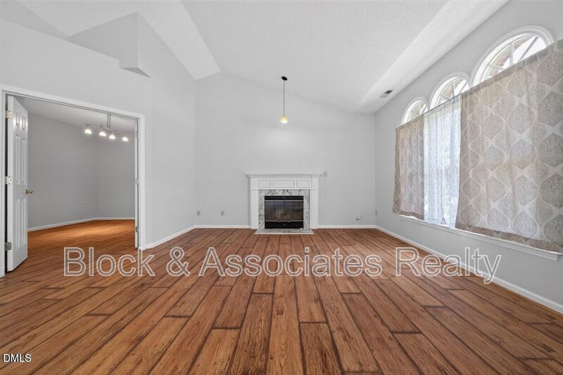 105 Ellsworth Place – photo 4