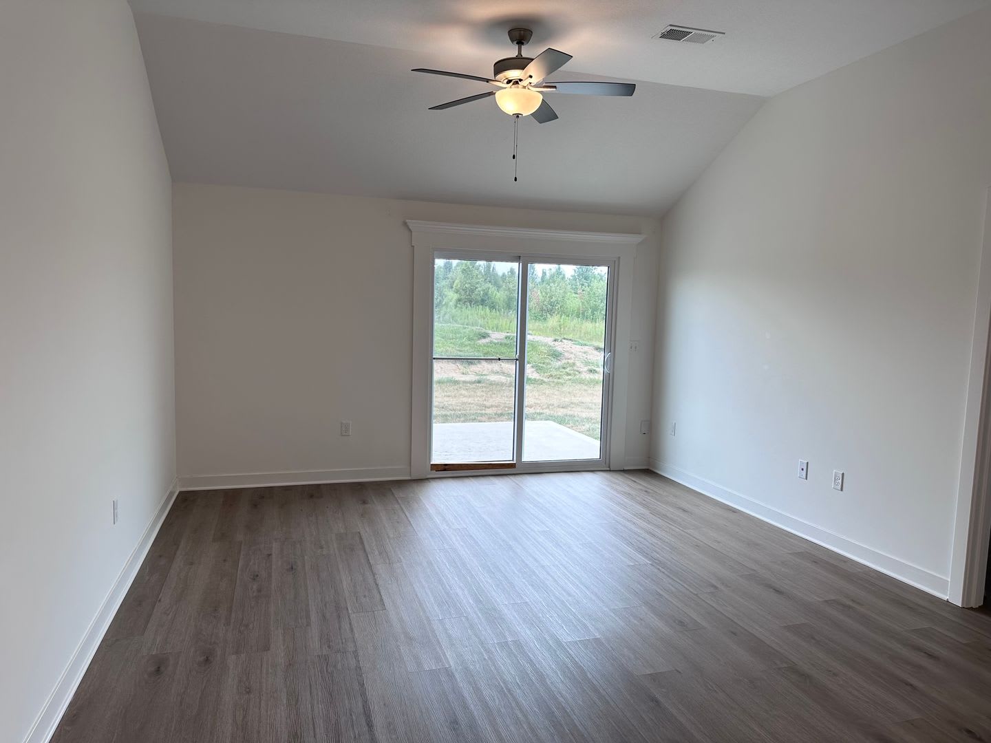 3 Bed 2 Bath 1 Car Garage Single Level Duplex In Kansas City W Move In Special First Month Free – photo 4