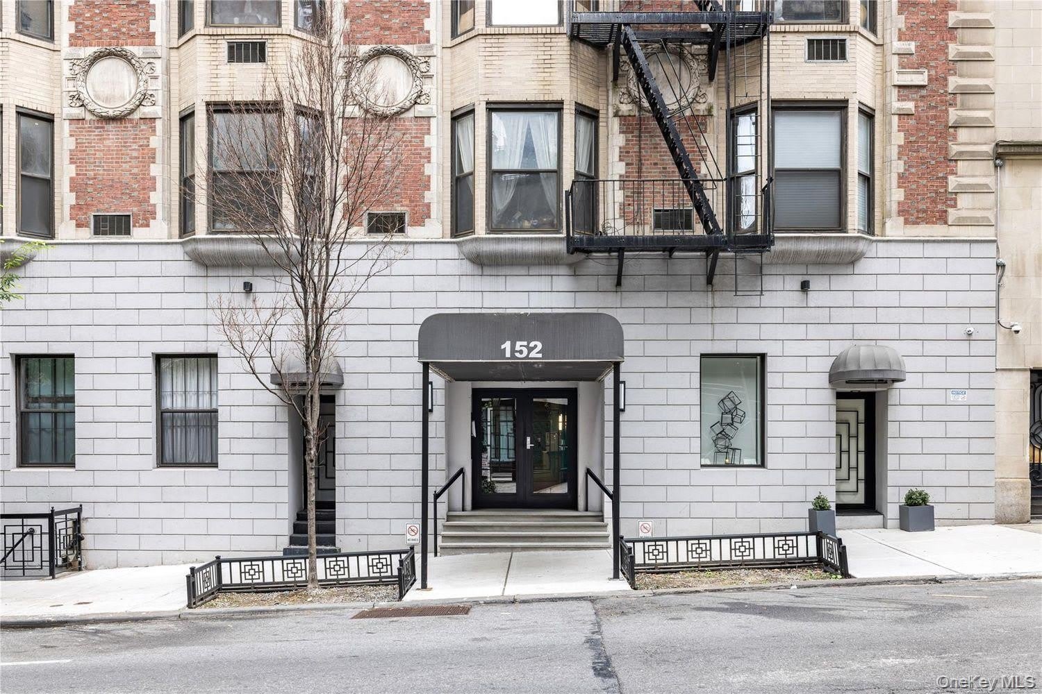152 E 35th Street – photo 1