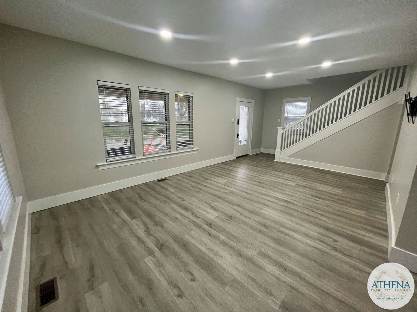 5 Bedroom / 2 Bath House – photo 3