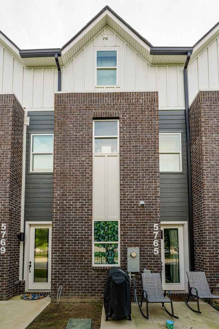 5765 Sofias Circle – photo 1