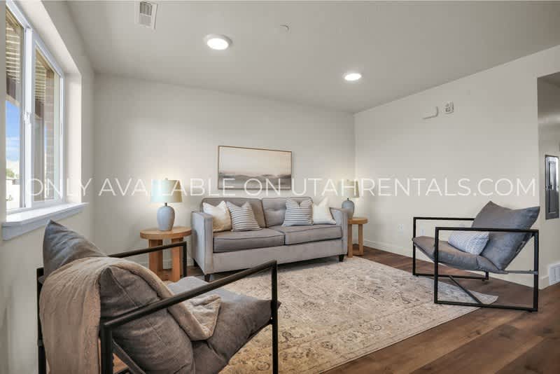 456 West Main Street – photo 4