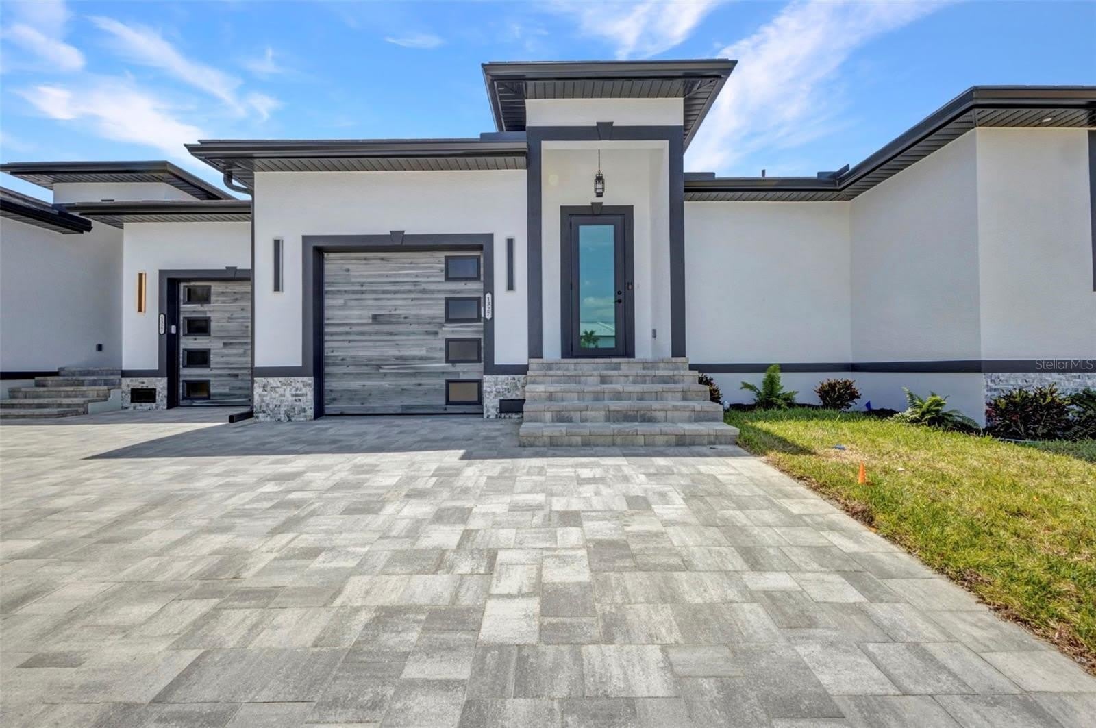 1327 WESLEY Drive – photo 2