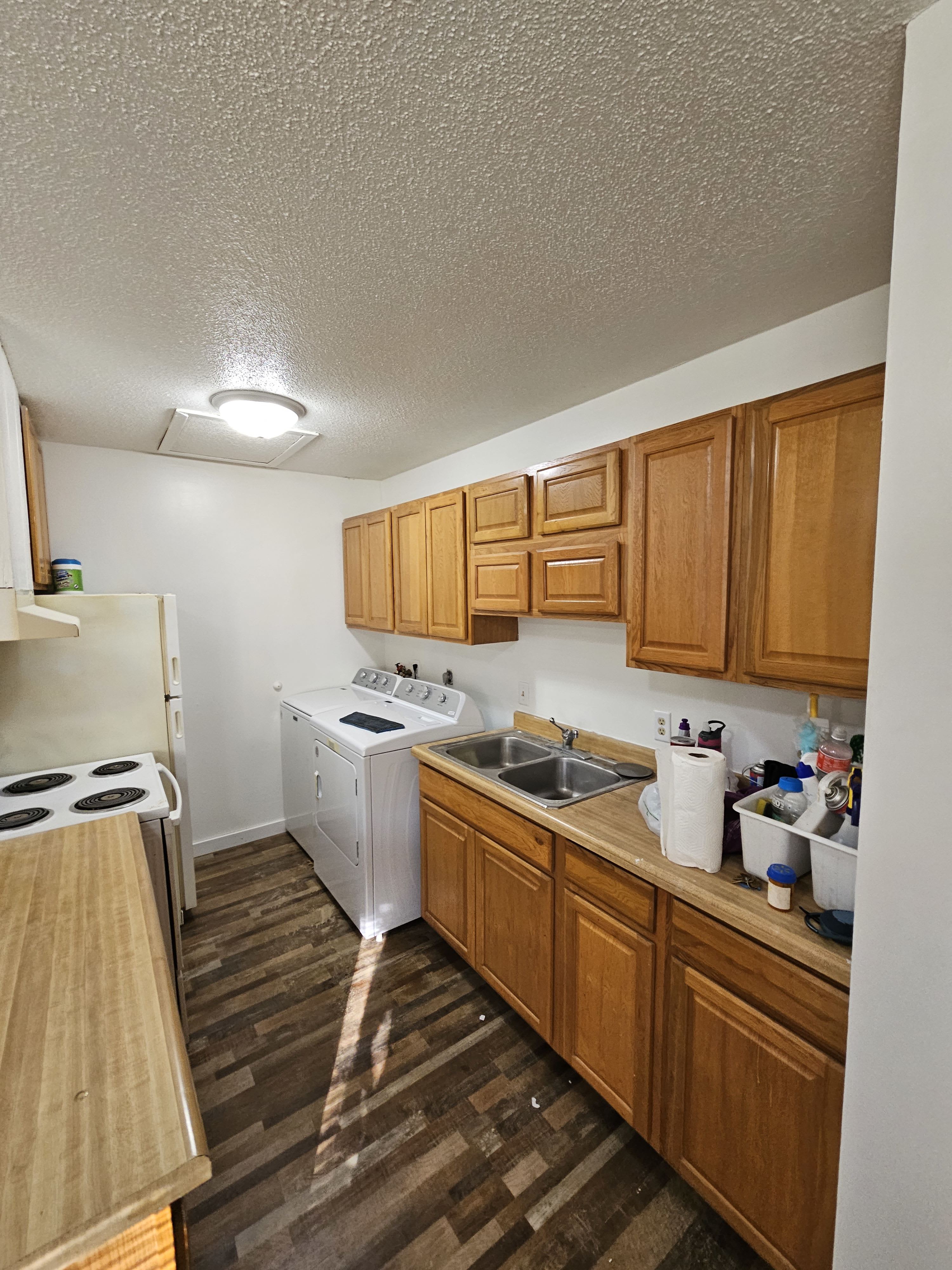 1260 Oakview Dr – photo 3