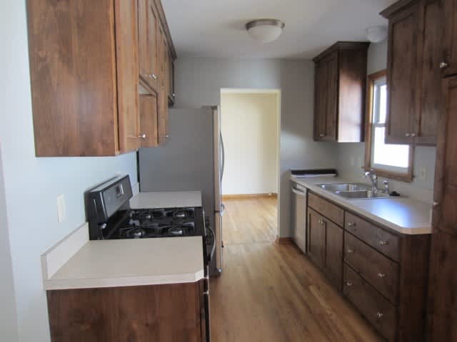 11041 Yukon St NW – photo 5