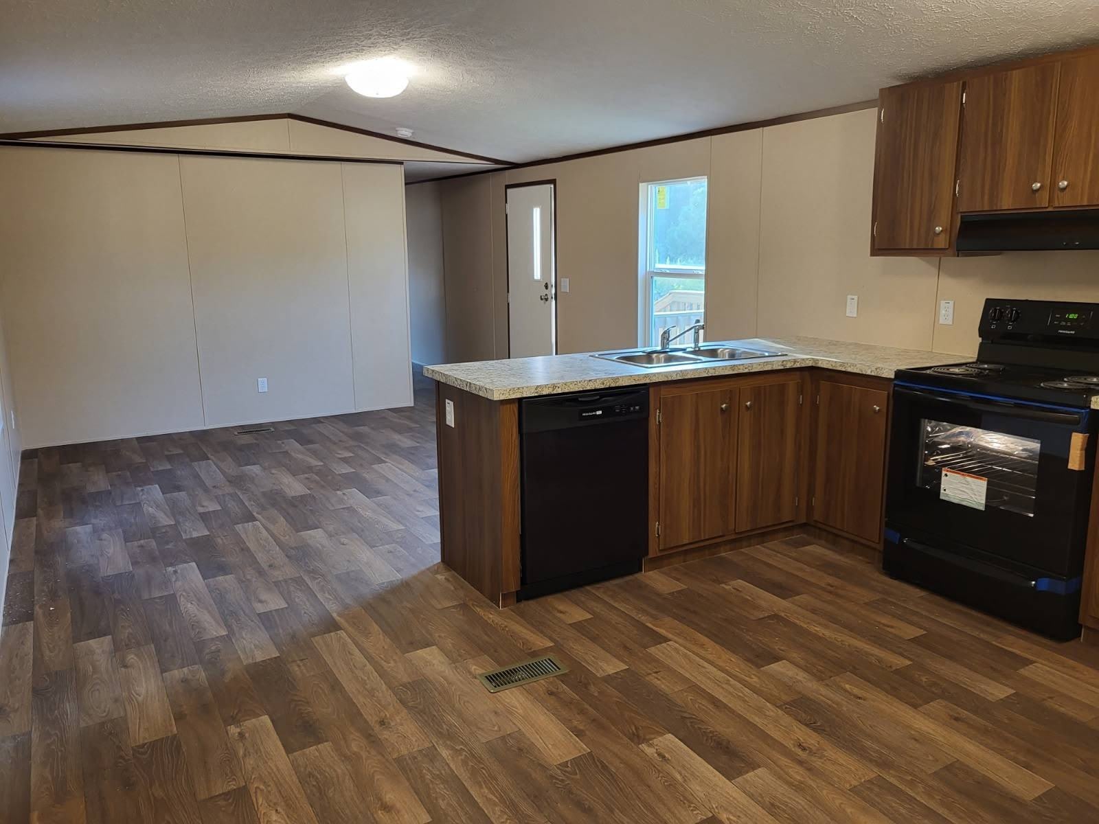 1518 Delmar Dr. – photo 4