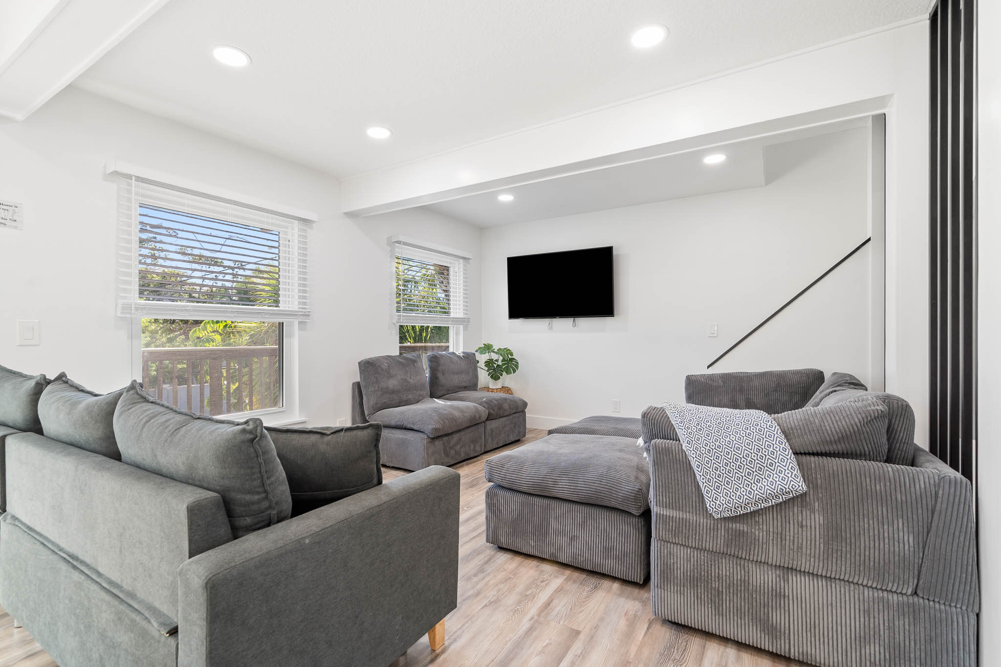 113 4th Ave – photo 5