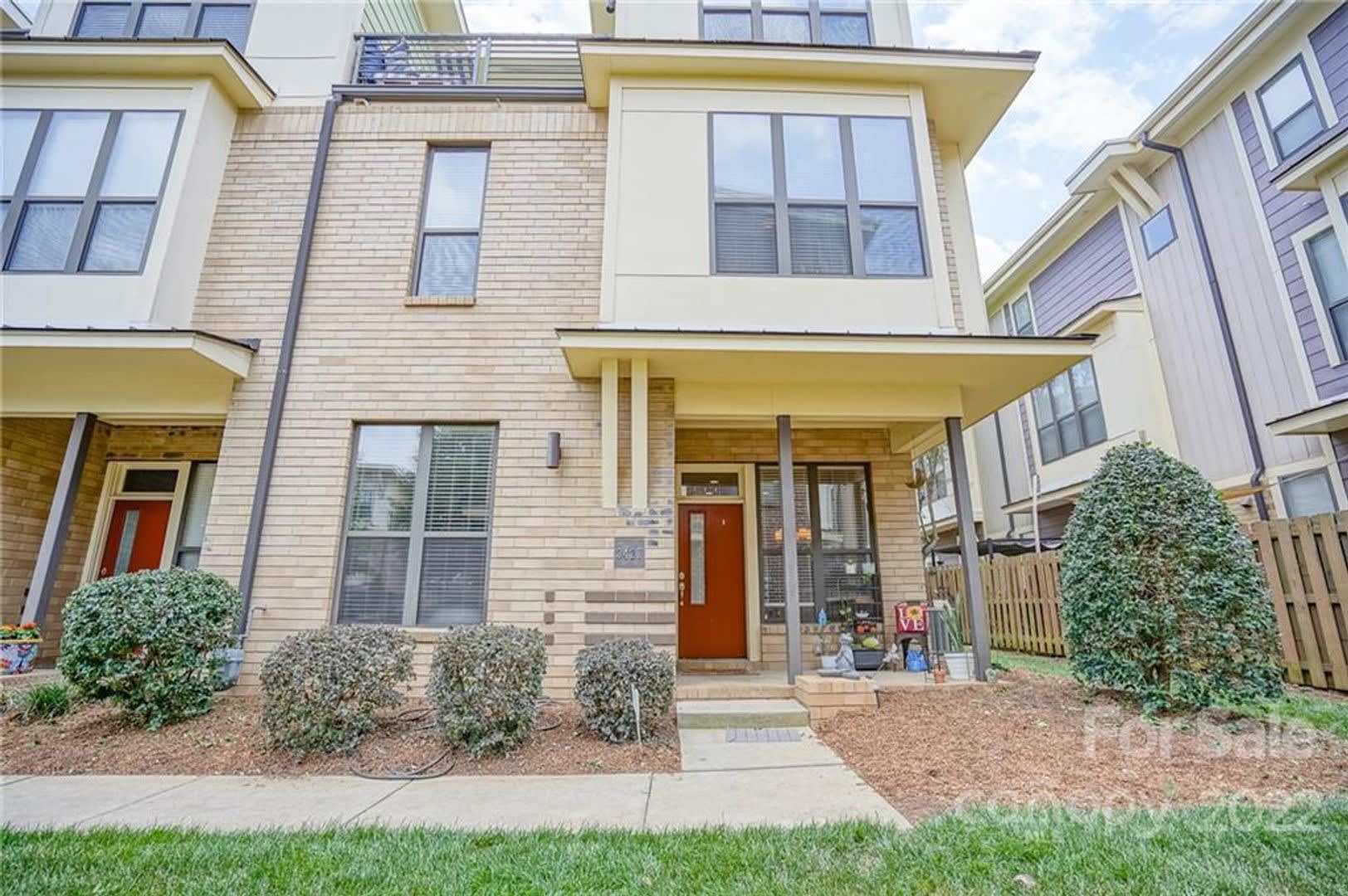 Room in 3 Bedroom Townhome at Steel Yard Ct – photo 4