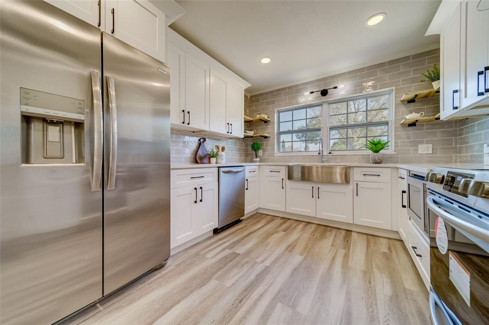 3 2 2 In Seminole Completely Updated – photo 5