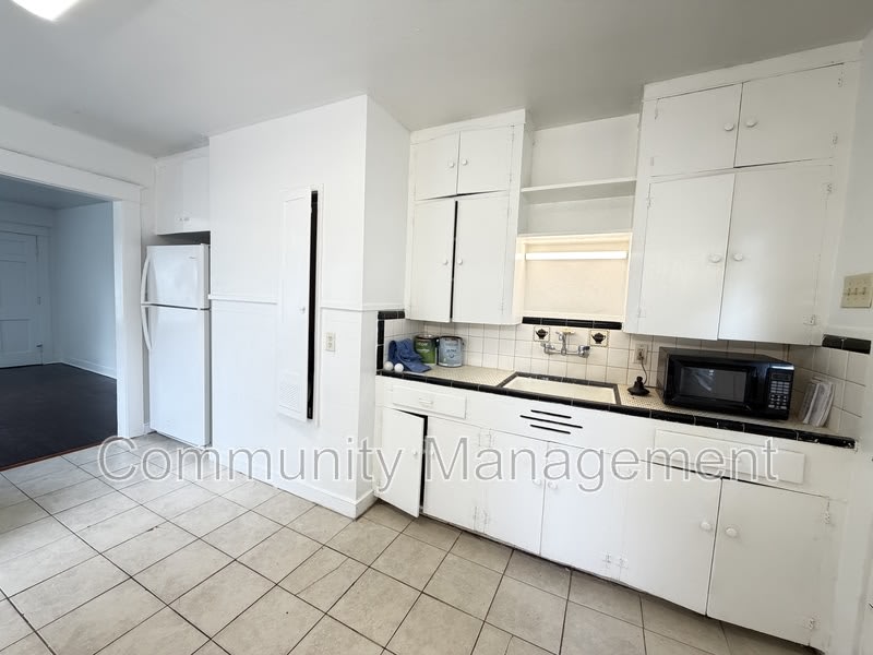 162 Chatsworth St – photo 3