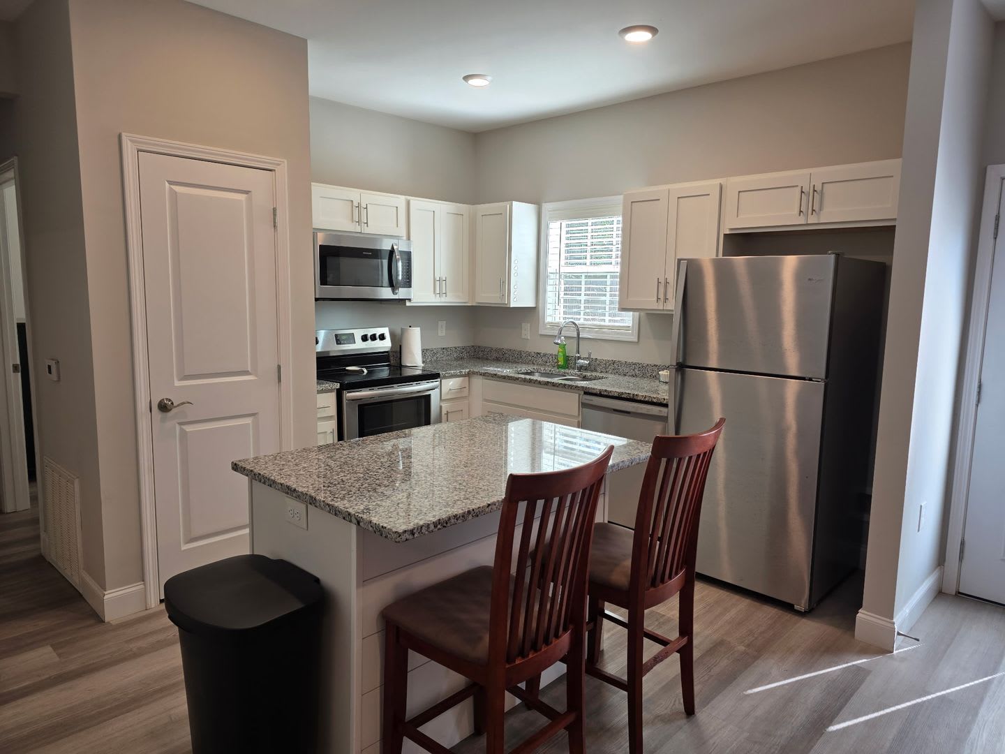 516 Regents Avenue – photo 3