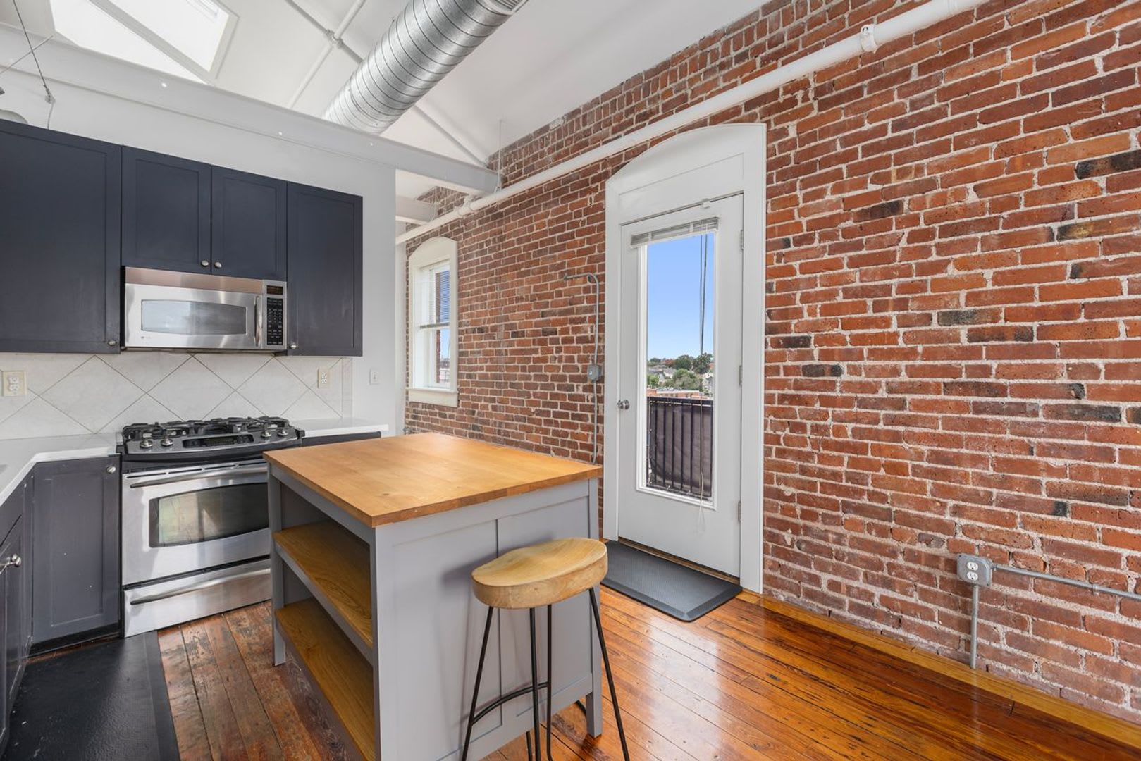 Spacious Loft in Downtown Providence! – photo 2