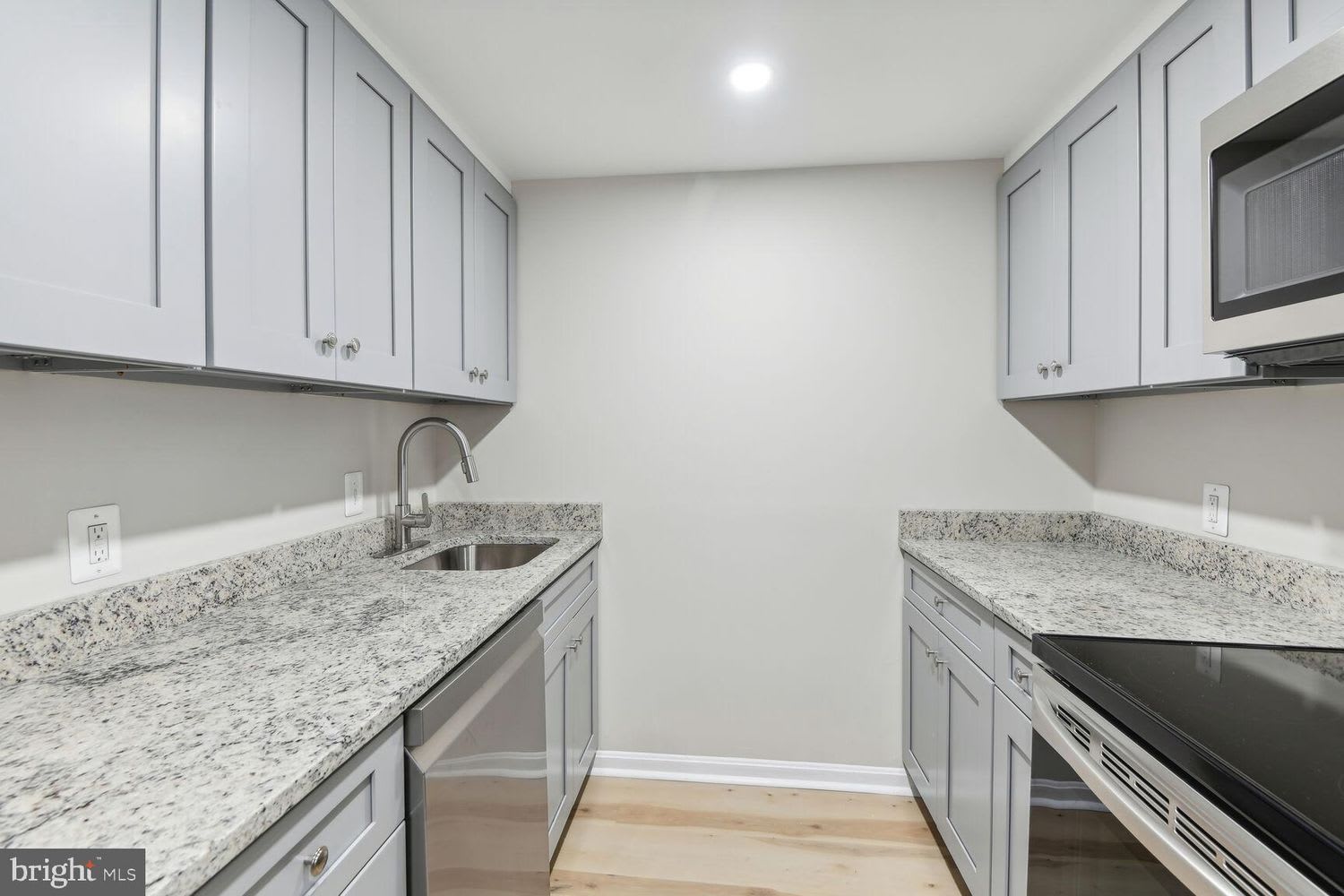 327 8th St Ne – photo 2