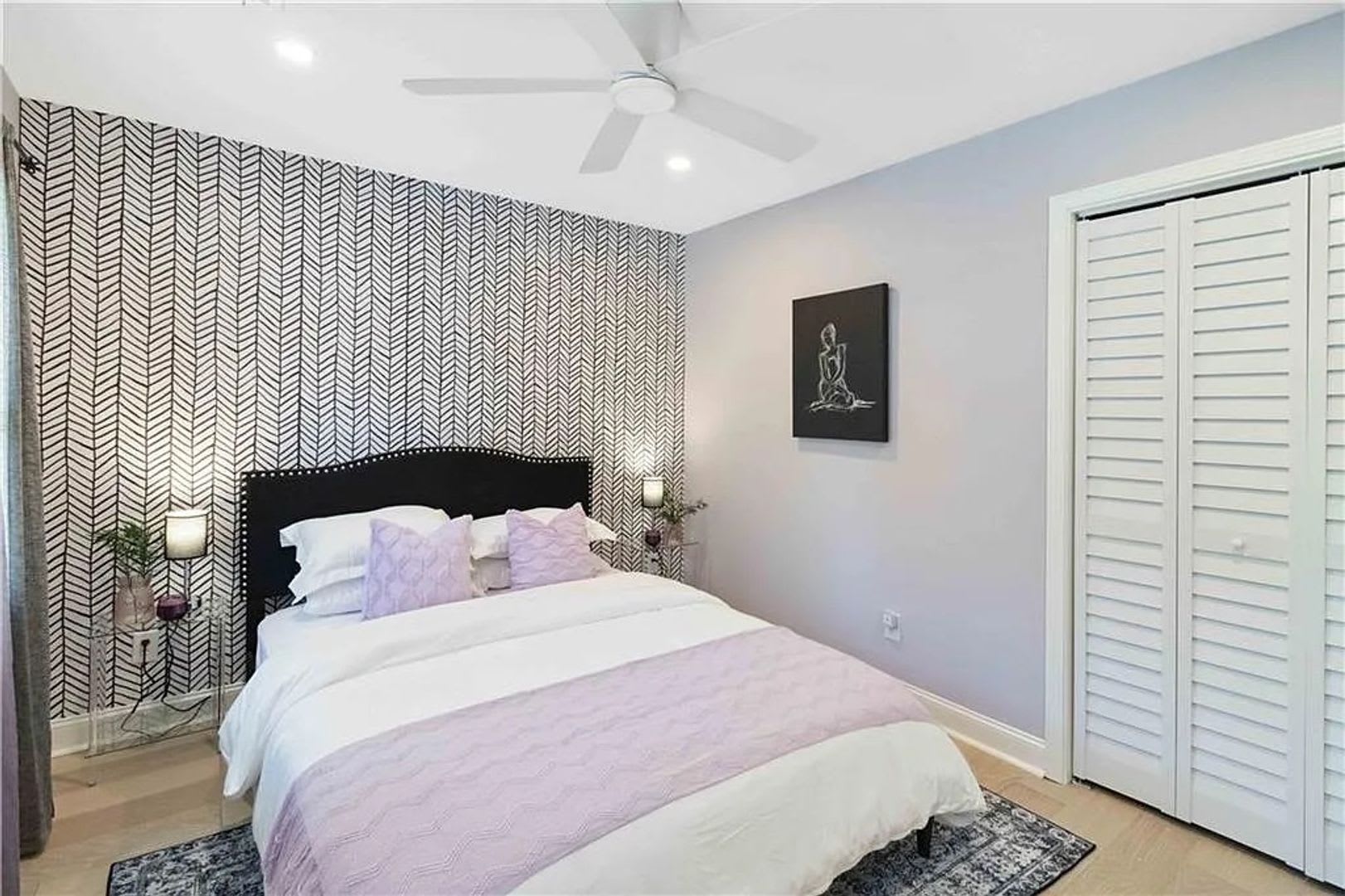 Room in 7 Bedroom Home at Glenwhite Dr – photo 4