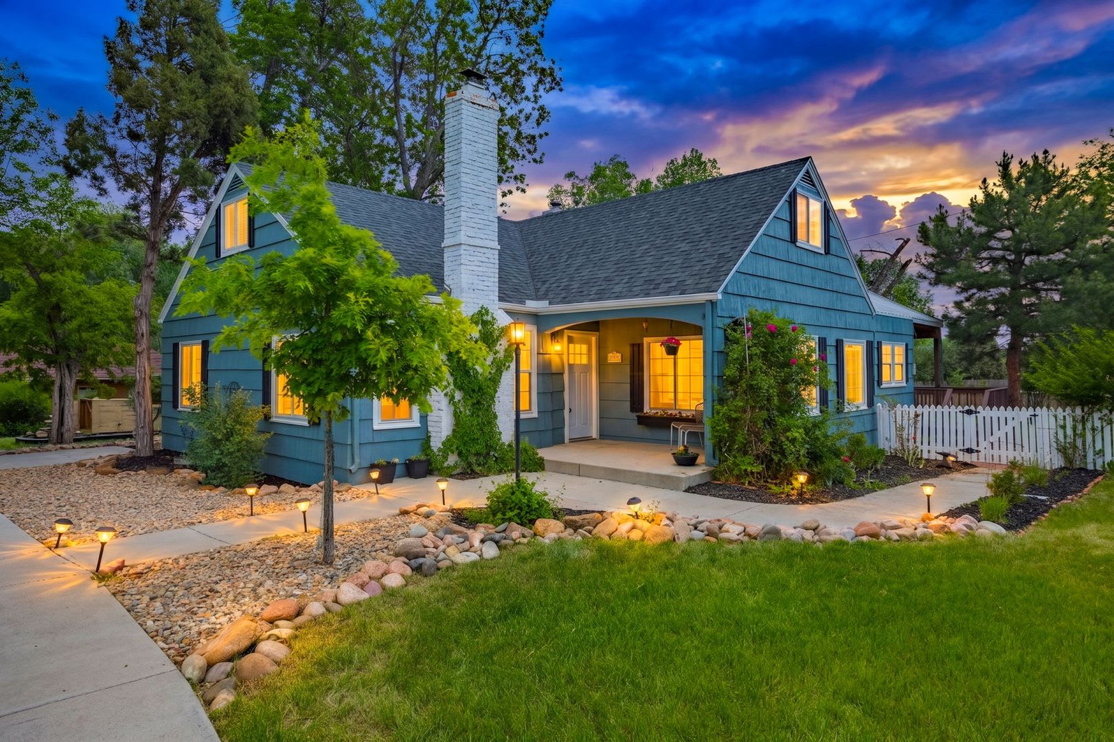 Beautifully Updated 5-Bedroom Rental Near The Broadmoor!! – photo 2