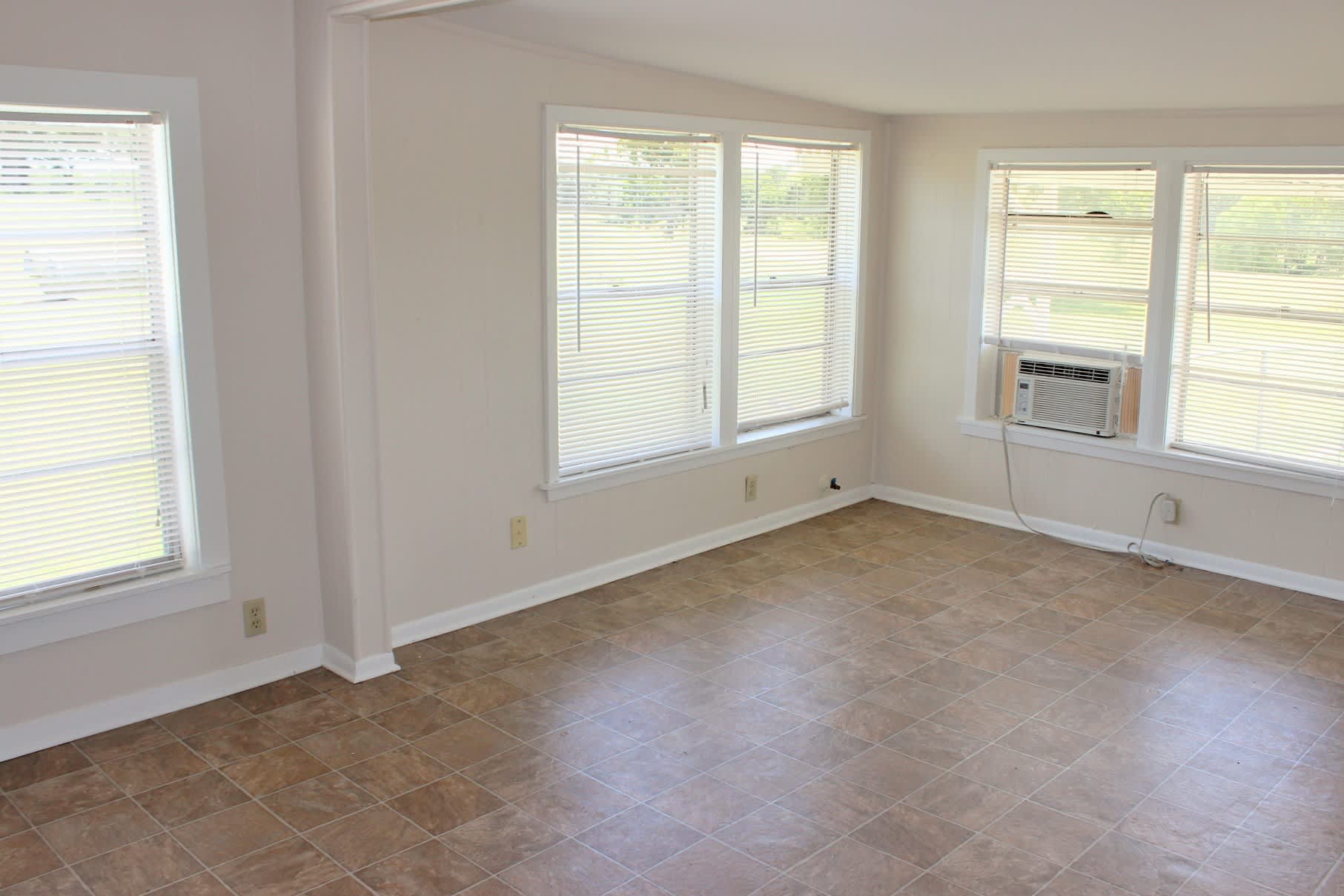 10301 FM 50 – photo 4