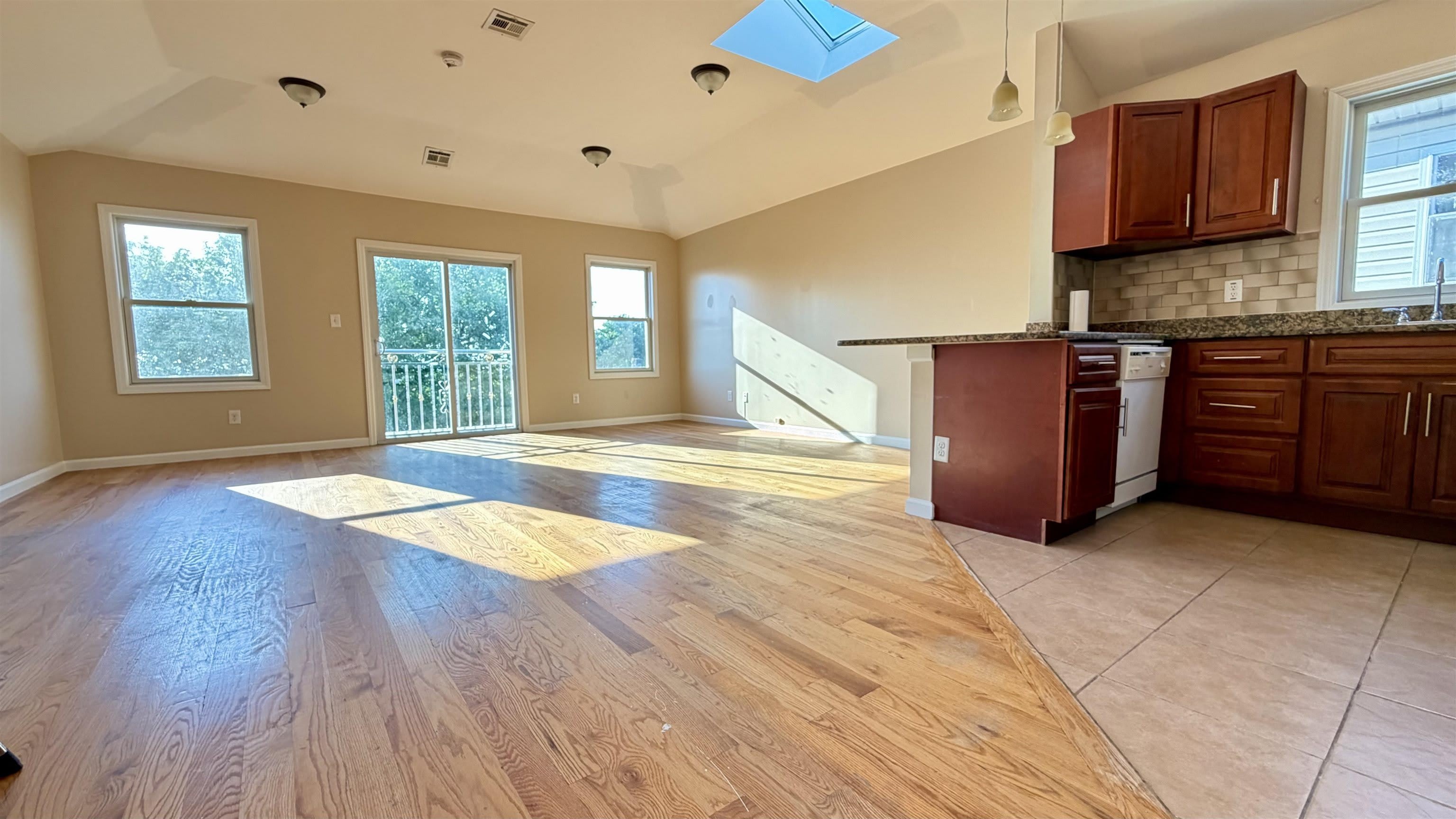 54 TERRACE AVE – photo 3