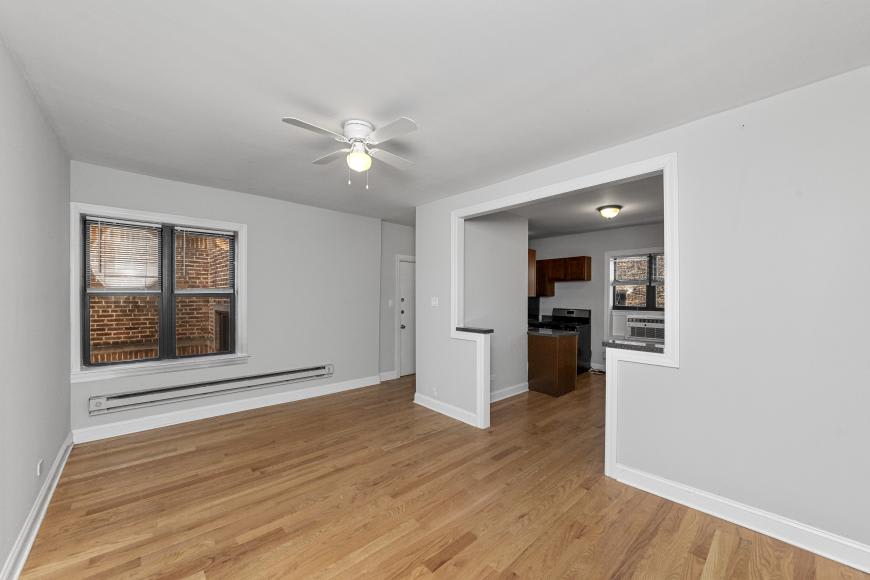 3722 North Pine Grove Ave. – photo 1