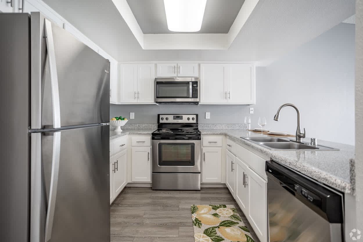 Harbor Cliff Apartments – photo 3