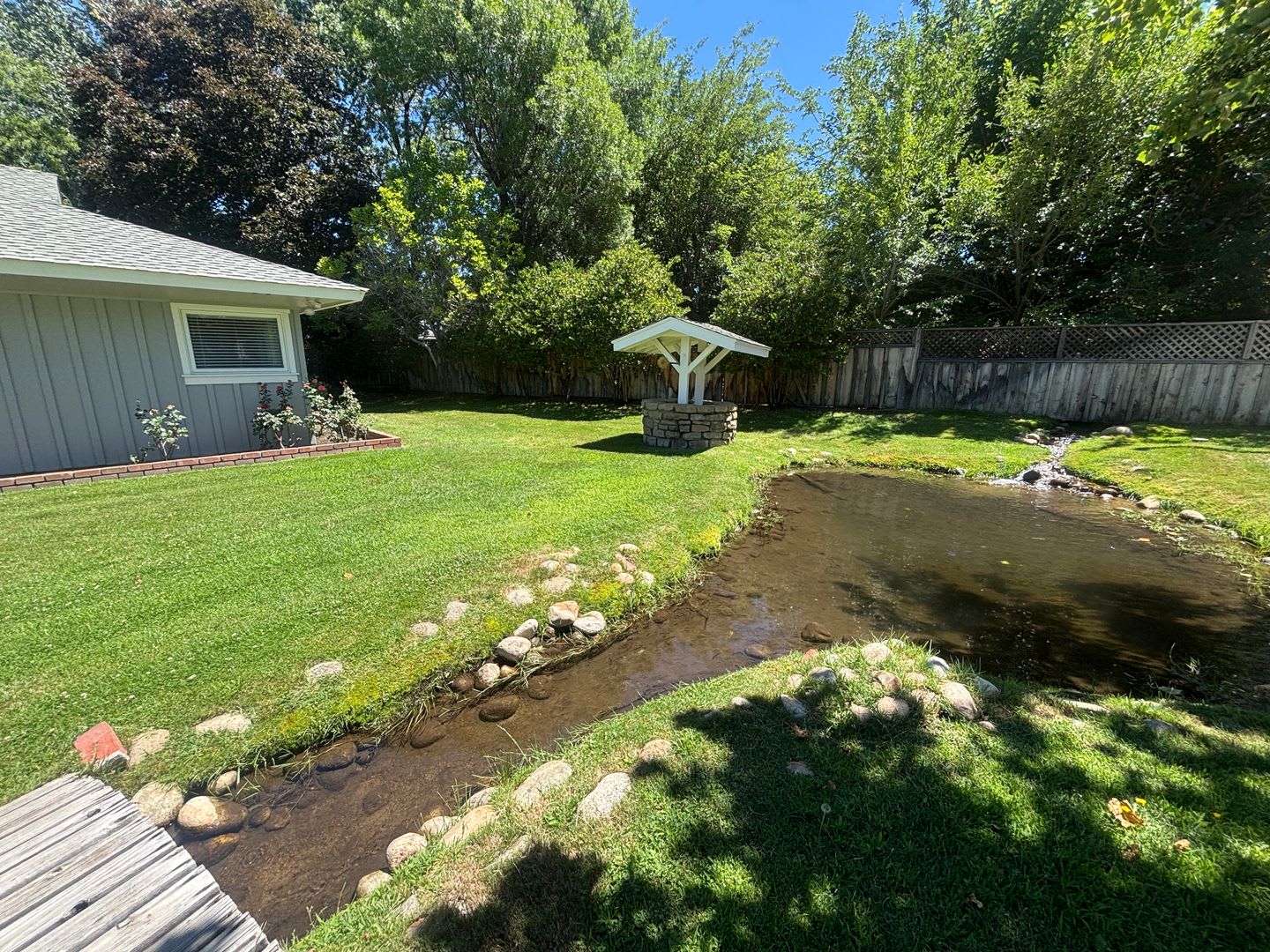 Lovely Furnished three bedroom home in the desirable McLaren neighborhood! – photo 4