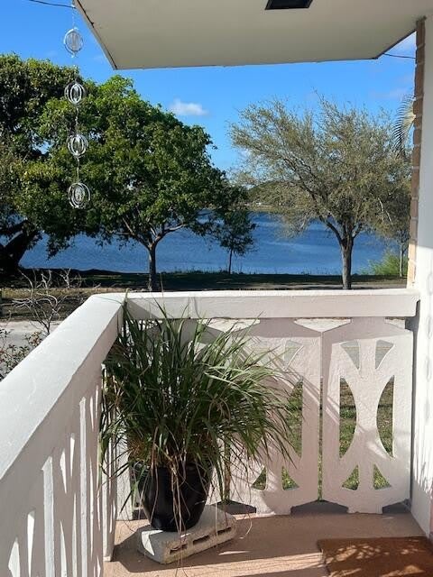 2020 Lake Osborne Drive – photo 3