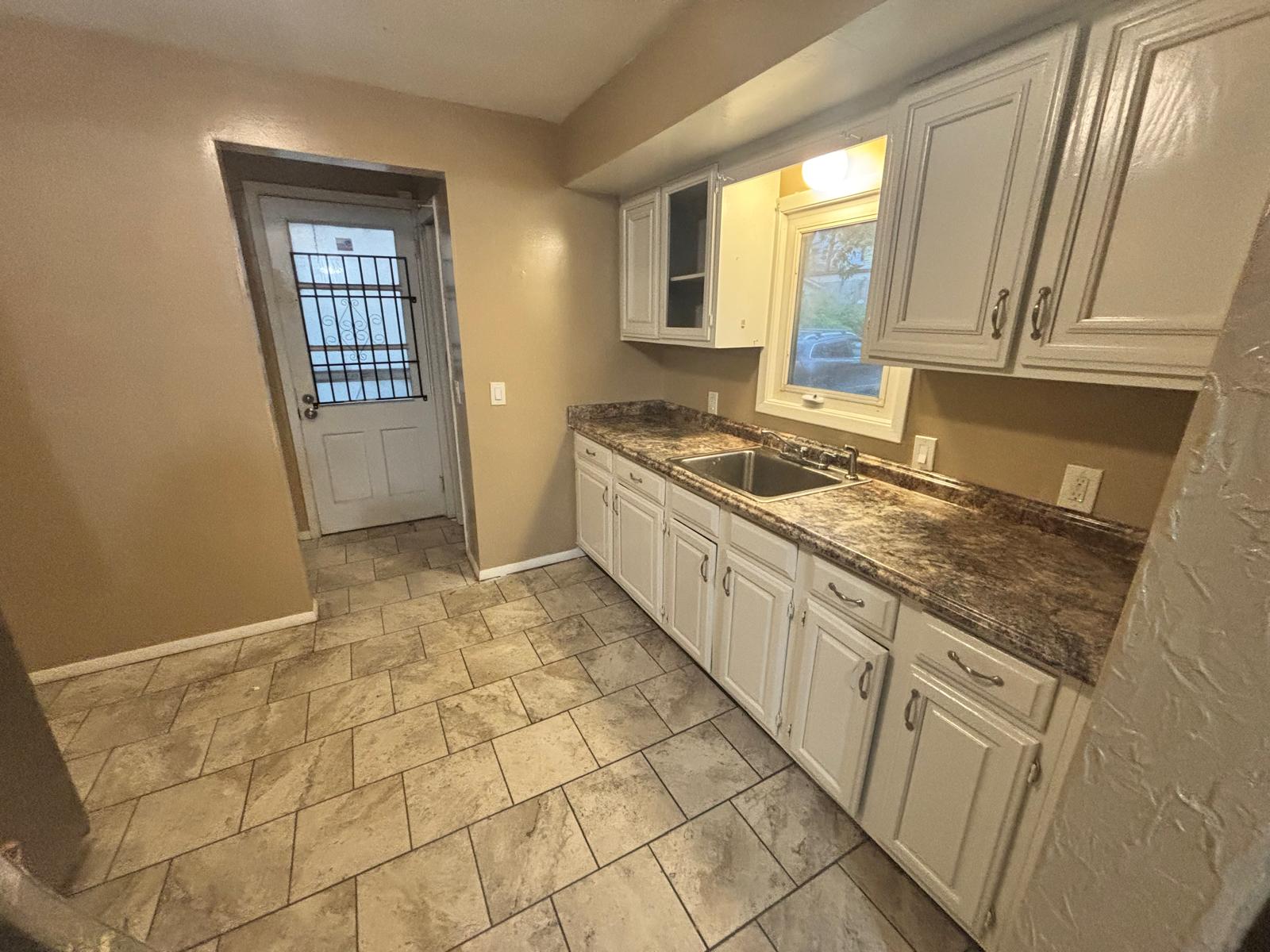 8610 Jeffries Avenue – photo 5