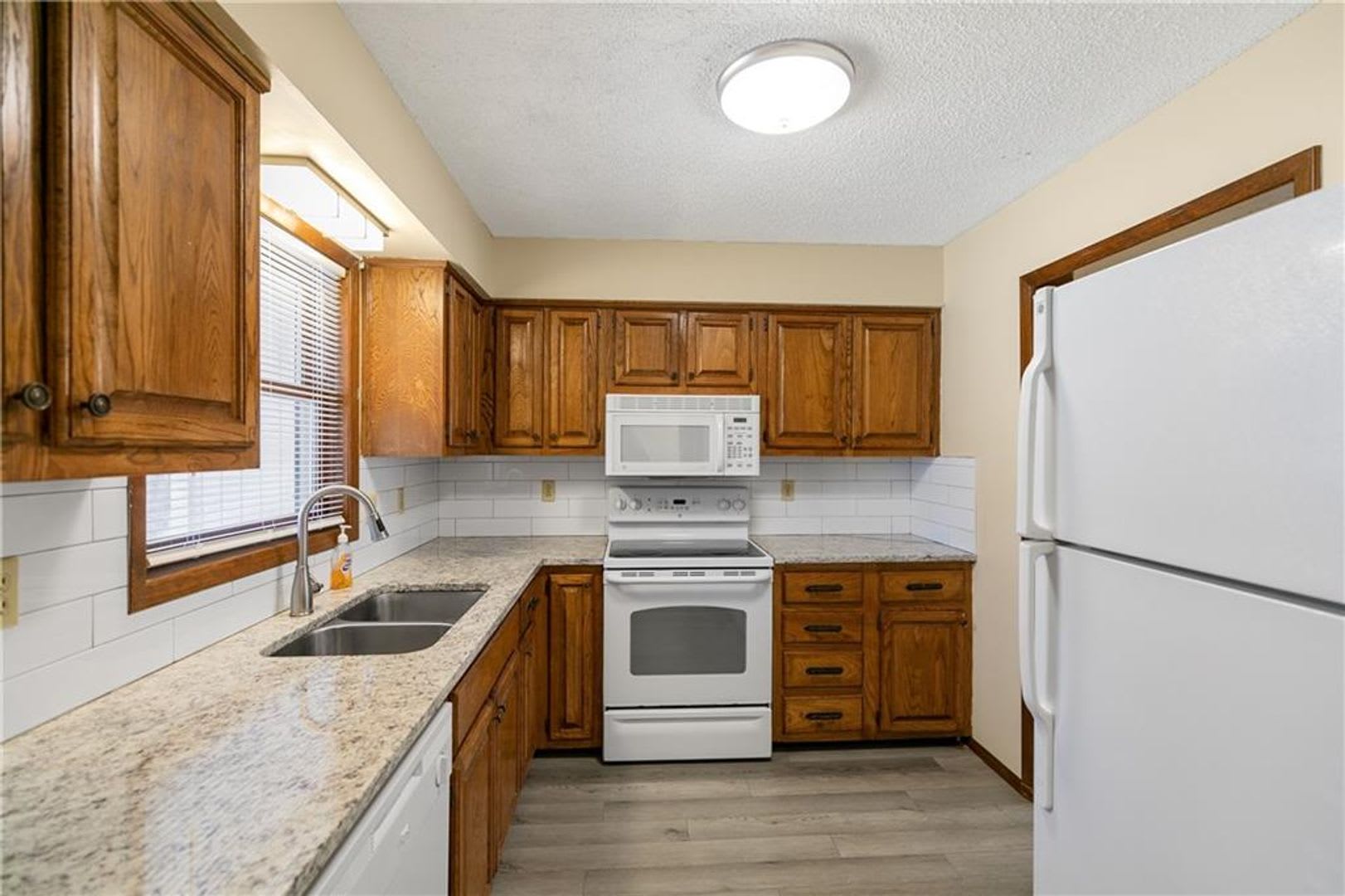 Bella Vista Townhome with POA Amenities & Maintenance-Free Living – photo 3