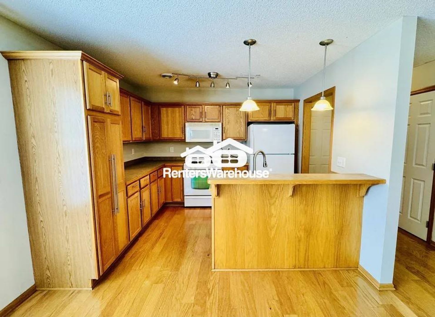 Available Now 3 Bedroom 1 5 Bath End Unit Townhome W Updates 2 495 – photo 3