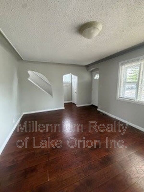 6010 Hartwell St – photo 3