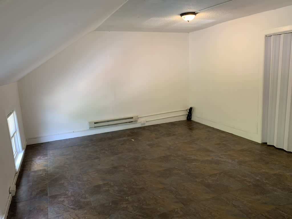 480 Norwich Avenue – photo 2